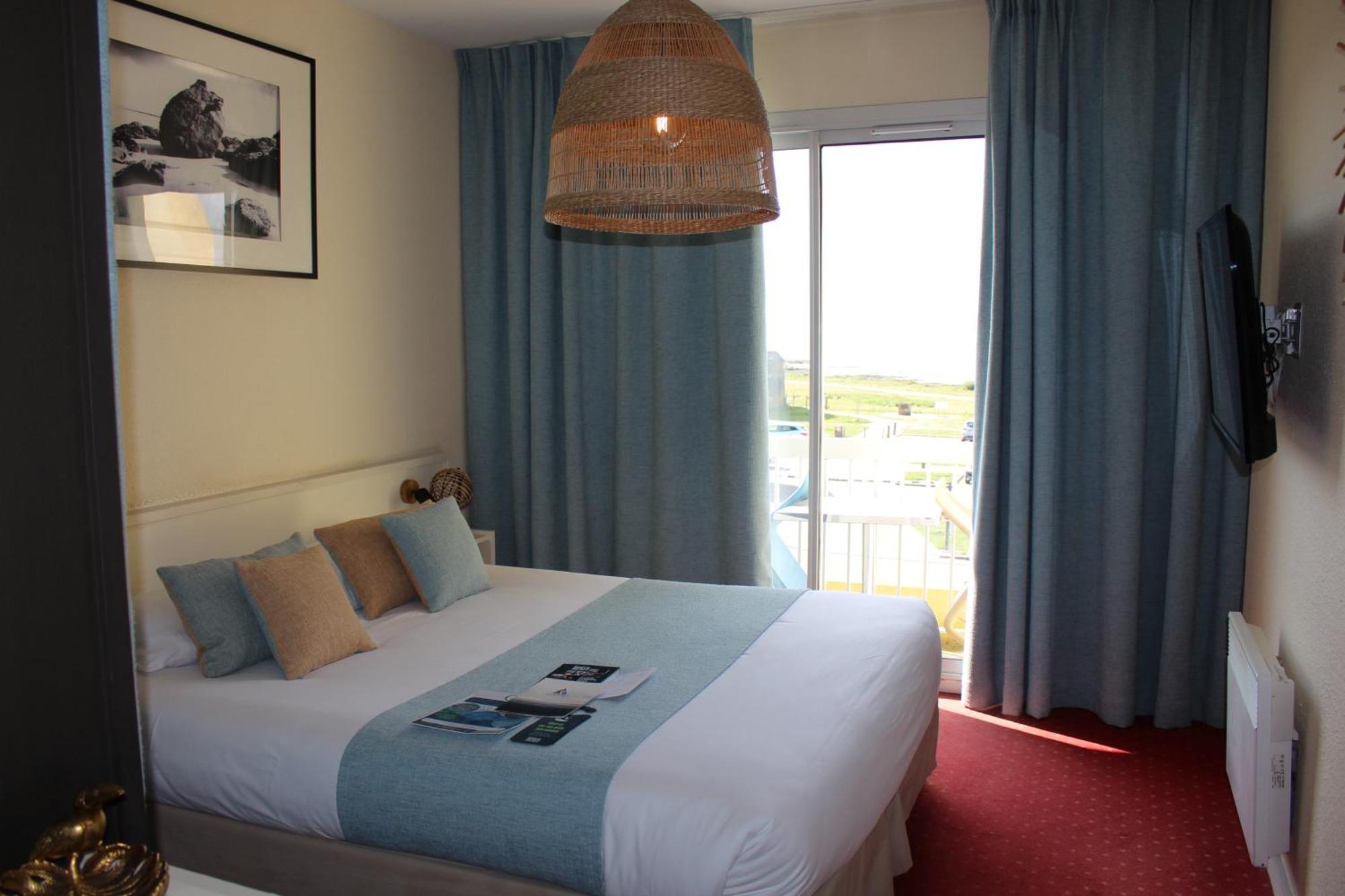 Logis Hotel Le Calluna Restaurant La Flottille Préfailles エクステリア 写真